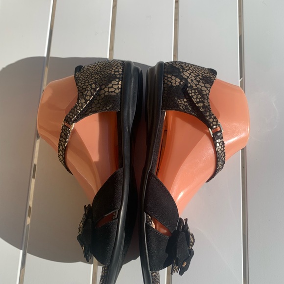 BeautiFeel black suede and cream leather sandals size 7 (European 38) - Picture 7 of 15